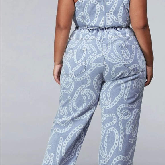 PLUS SIZE SLEEVELESS 2PC. TOP & PANTS DISTRESSED DENIM PRINT SET - Picture 3 of 8